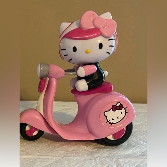 Hello Kitty Push Along Scooter - Picture 3 of 5